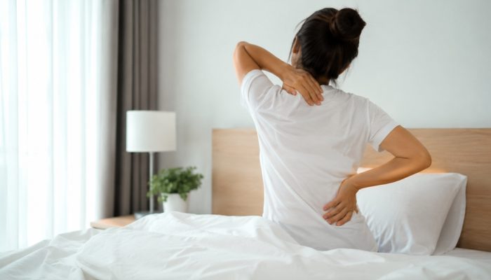 Bangun Tidur Badan Sakit Semua? Ketahui Penyebabnya dan Kapan Harus ke Dokter