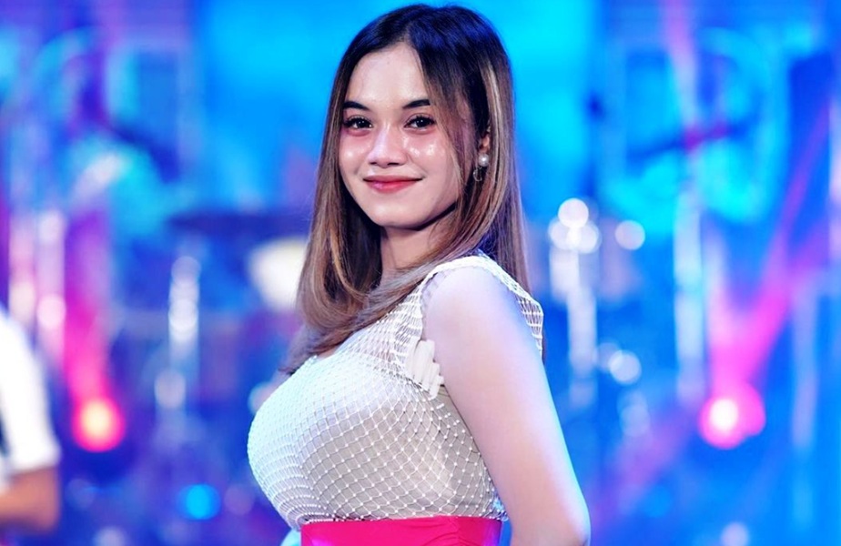 Biodata Ajeng Febria, Penyanyi Dangdut Viral 2026 Asal Blitar