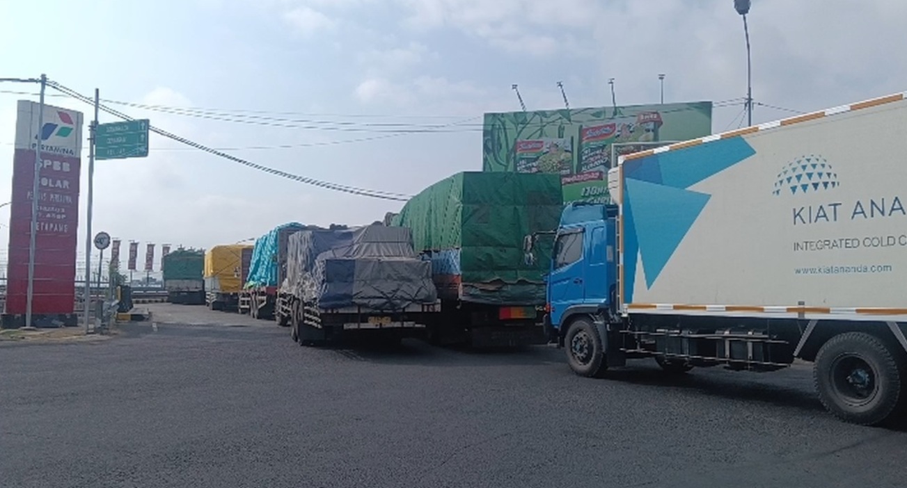 Antrean Truk di Ketapang Masih 17 Km, ASDP Percepat Penyeberangan