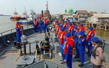 Sinergi TNI AL dan Polri dalam Operasi SAR KM Virgo Transport 8