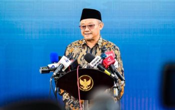Kebijakan tidak naik kelas otomatis ditargetkan mulai 2027/2028. Simak penilaian karakter, aturan yang disiapkan, dan catatan pakar pendidikan!