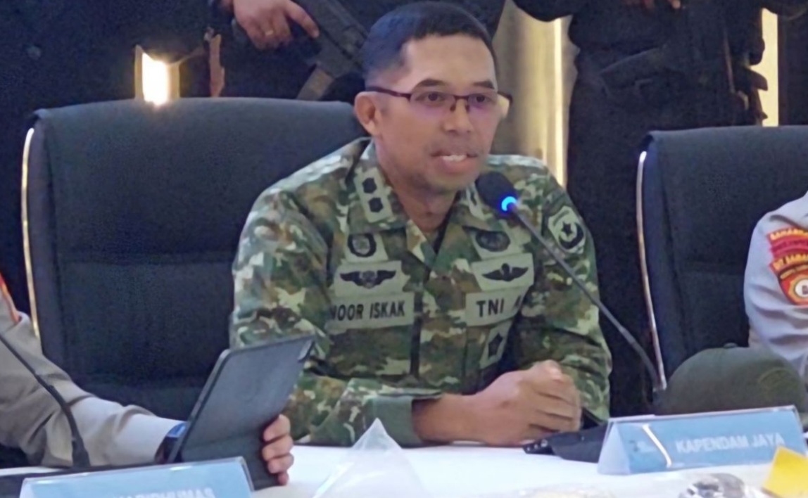 Kapendam Jaya Letkol Arh Noor Iskak menyampaikan bahwa berdasarkan informasi sementara, rumah dinas jadi markas judol tersebut disewakan kepada masyarakat sipil.