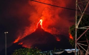 Kebakaran Gunung Arjuno-Welirang kembali terjadi di Gumandar dan Gunung Ringgit. Simak lokasi titik api dan upaya pemadaman terbaru.