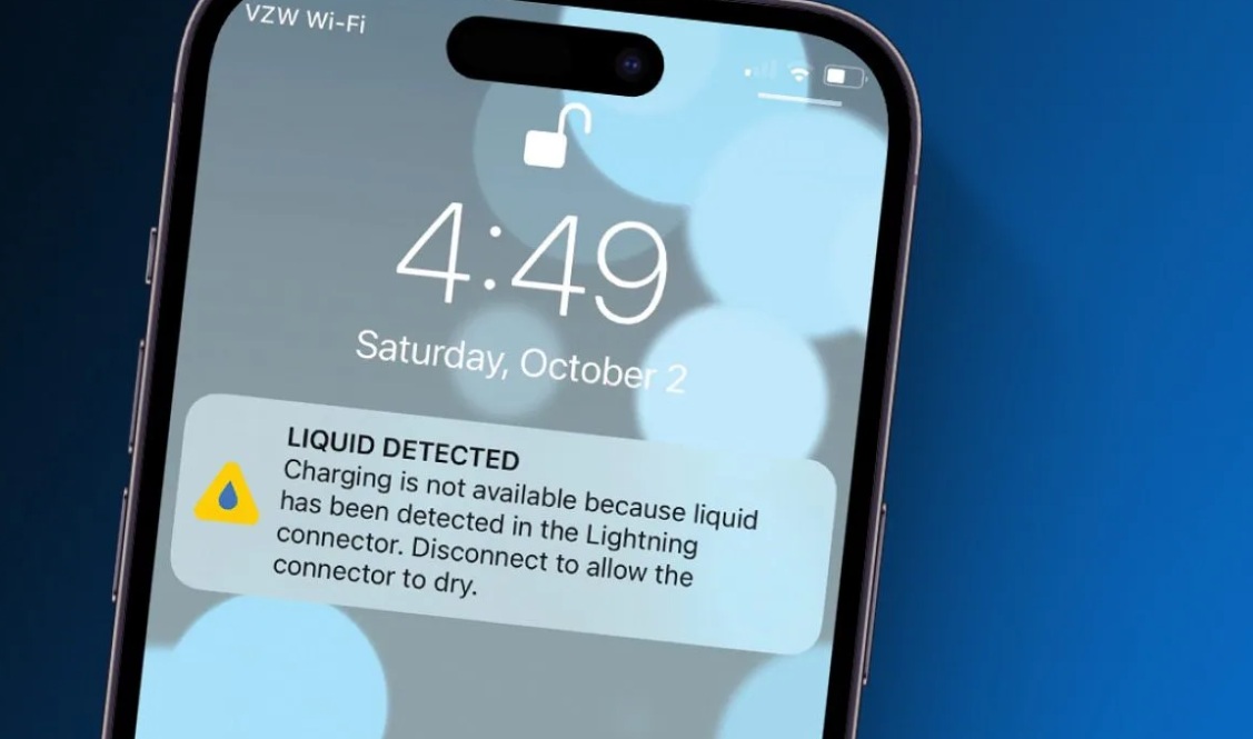 Liquid Detected di iPhone muncul saat sensor deteksi kelembapan di port. Simak arti peringatan ini dan cara mengatasinya agar pengisian daya kembali normal.