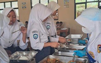 BGN Uji Coba Program Makan Bergizi Gratis Sistem Prasmanan