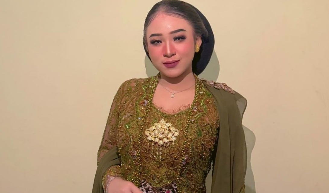 Biodata Niken Salindry lengkap, mulai dari umur, keluarga, pendidikan, perjalanan karier sebagai sinden, hingga lagu yang membuatnya dikenal luas.