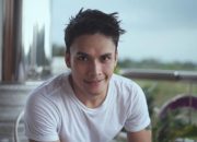 Profil dan biodata Randy Pangalila, perjalanan karier, istri, anak, daftar film, serta peran terbarunya sebagai dokter Tobias di Begu Ganjang.
