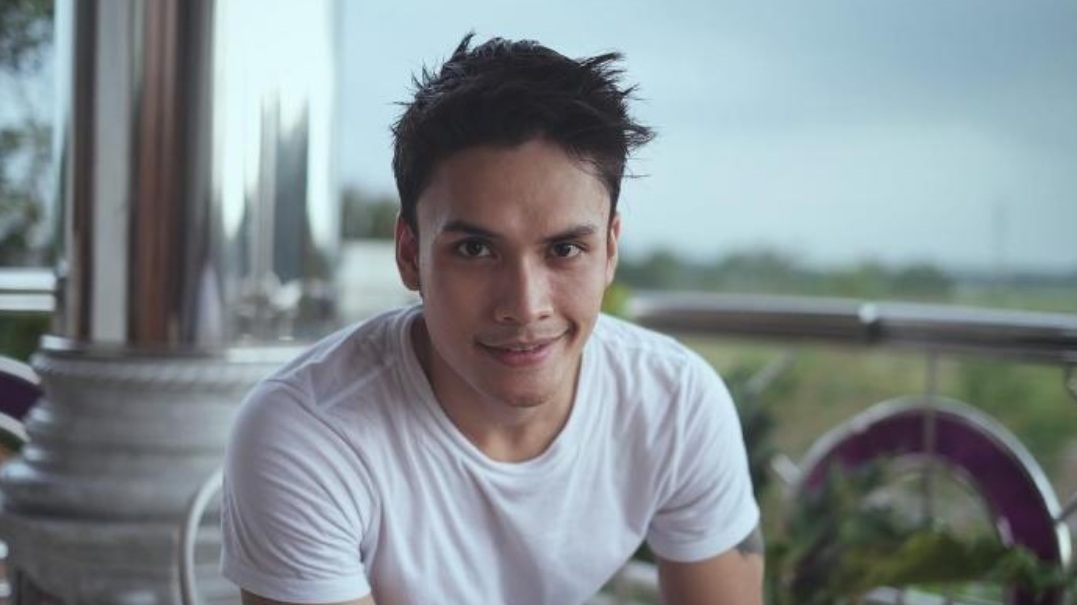 Profil dan biodata Randy Pangalila, perjalanan karier, istri, anak, daftar film, serta peran terbarunya sebagai dokter Tobias di Begu Ganjang.