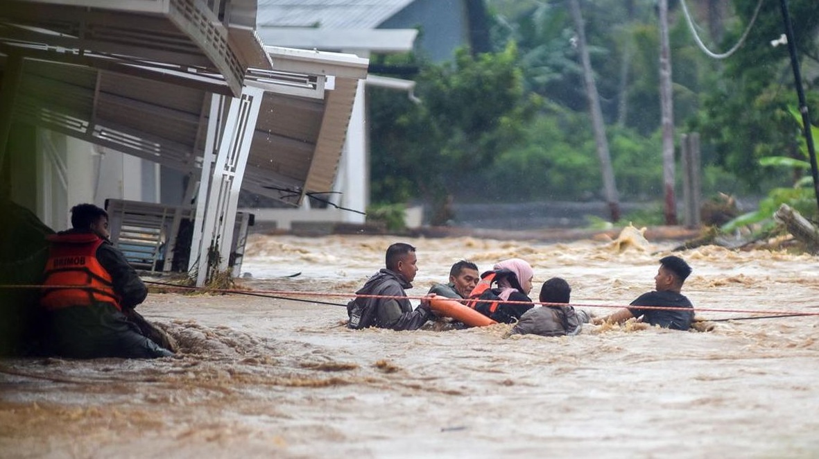 Banjir di Padang, Keselamatan Anak dan Lansia Disorot