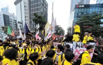 Demo mahasiswa 20 Oktober 2026 membawa lima tuntutan terkait krisis lingkungan, ekonomi, kebebasan berpendapat, pemberantasan KKN, dan layanan publik.