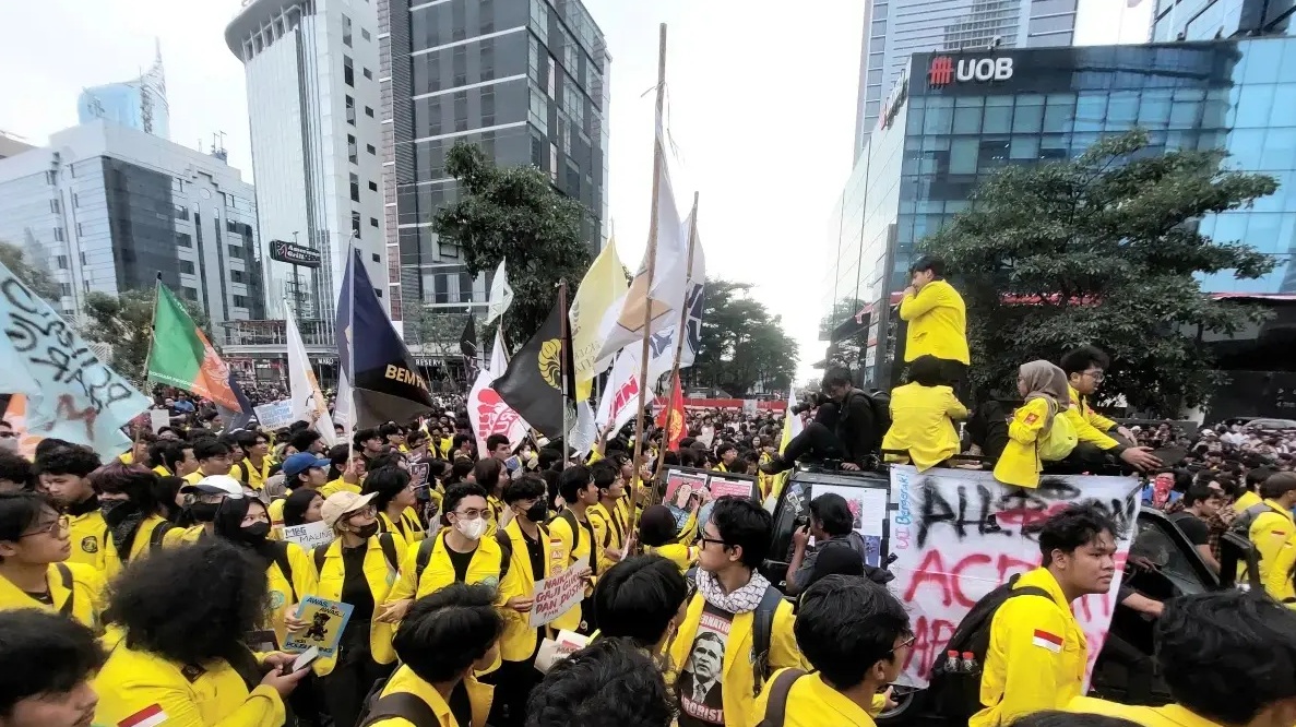 Demo mahasiswa 20 Oktober 2026 membawa lima tuntutan terkait krisis lingkungan, ekonomi, kebebasan berpendapat, pemberantasan KKN, dan layanan publik.