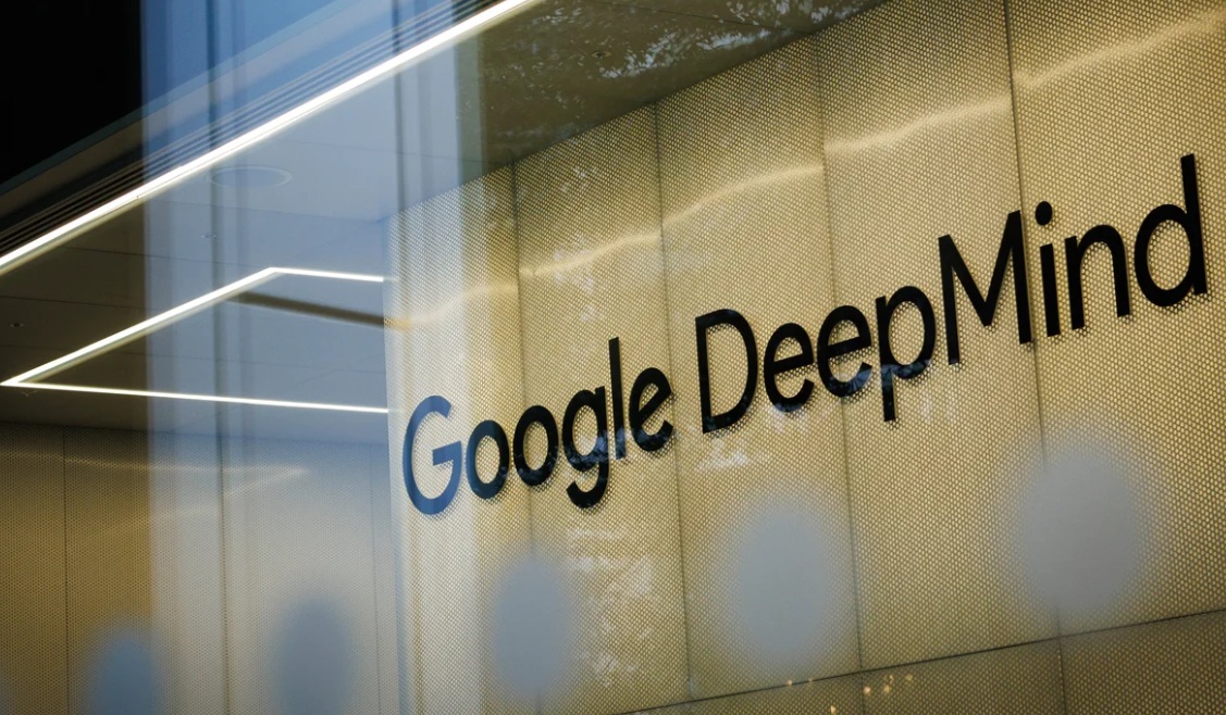 Genie 4 Google DeepMind menghadirkan dunia virtual interaktif dengan audio real-time, karakter realistis, dan simulasi untuk robotika serta gim.