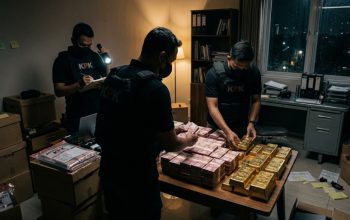 OTT KPK di BNPB mengamankan 14 orang, termasuk Sestama Rustian, serta uang Rp1,4 miliar dan emas. Simak fakta terbaru dugaan korupsi pengadaan ini.