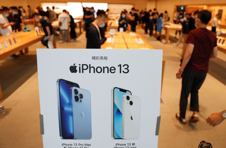Cari tahu fakta apakah iPhone 13 anti air beserta batas ketahanan rating IP68. Pahami aturan garansi resmi Apple terkait kerusakan akibat cairan.