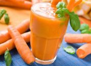Manfaat jus wortel meliputi menjaga kesehatan mata, mendukung daya tahan tubuh, dan memenuhi kebutuhan vitamin A. Ketahui juga cara minum yang tepat.
