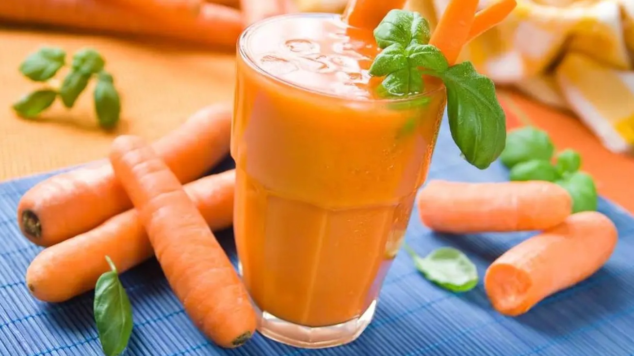 Manfaat jus wortel meliputi menjaga kesehatan mata, mendukung daya tahan tubuh, dan memenuhi kebutuhan vitamin A. Ketahui juga cara minum yang tepat.