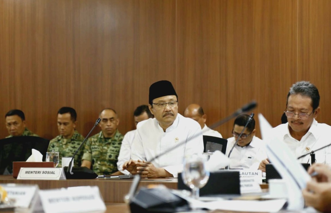 HP gratis untuk penerima bansos masih berupa wacana yang dikaji Kemensos, dengan prioritas bagi masyarakat yang belum memiliki ponsel.