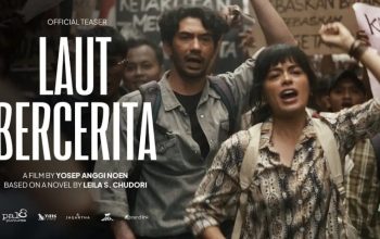 Film Laut Bercerita menghadirkan kisah Biru Laut, perjuangan mahasiswa era 1990-an, dan penantian keluarga yang mencari kepastian nasibnya.