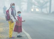 Kemenkes menyiapkan tambahan 500 ribu masker per provinsi terdampak karhutla serta memperkuat rumah oksigen dan layanan kesehatan darurat.