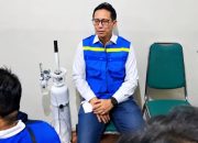 Foto Menkes Budi Gunadi Sadikin memakai oksigen di Palangka Raya viral, tetapi Kemenkes membantah kabar bahwa ia mengalami sesak napas.