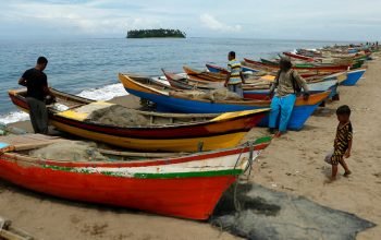 Verifikasi ulang 525 nelayan di Aceh Timur dilakukan untuk memastikan bantuan pascabanjir tepat sasaran, sekaligus mendukung pemulihan usaha perikanan.