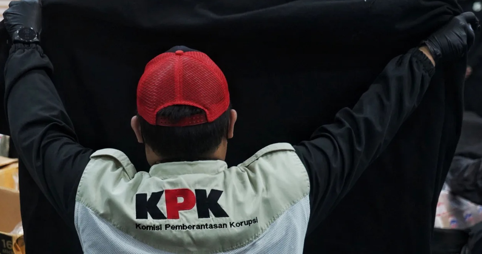 OTT KPK di Klaten dikabarkan melibatkan Bupati Hamenang Wajar Ismoyo. Simak kronologi pemeriksaan dan perkembangan status hukum