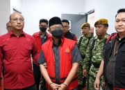Wabup Indramayu Syaefudin ditahan dalam kasus dugaan korupsi tunjangan DPRD yang merugikan keuangan negara Rp18,79 miliar.